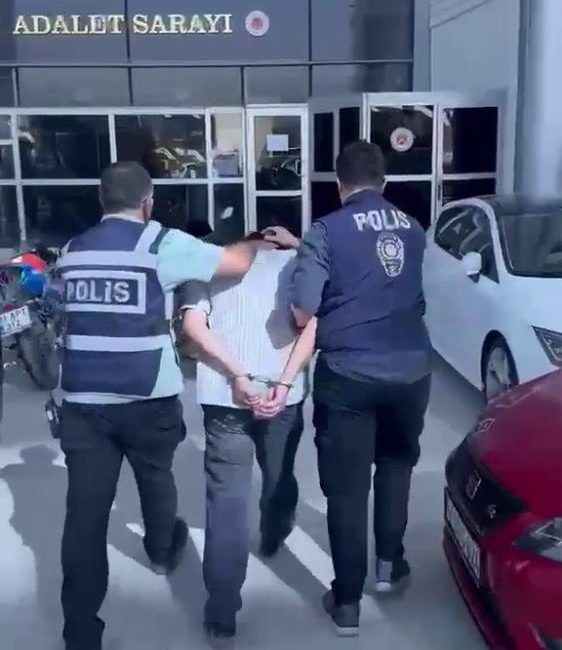 Hatay’ın Antakya ilçesinde, ayrılma aşamasındaki dinî nikahlı eşinin kaldığı konteyner