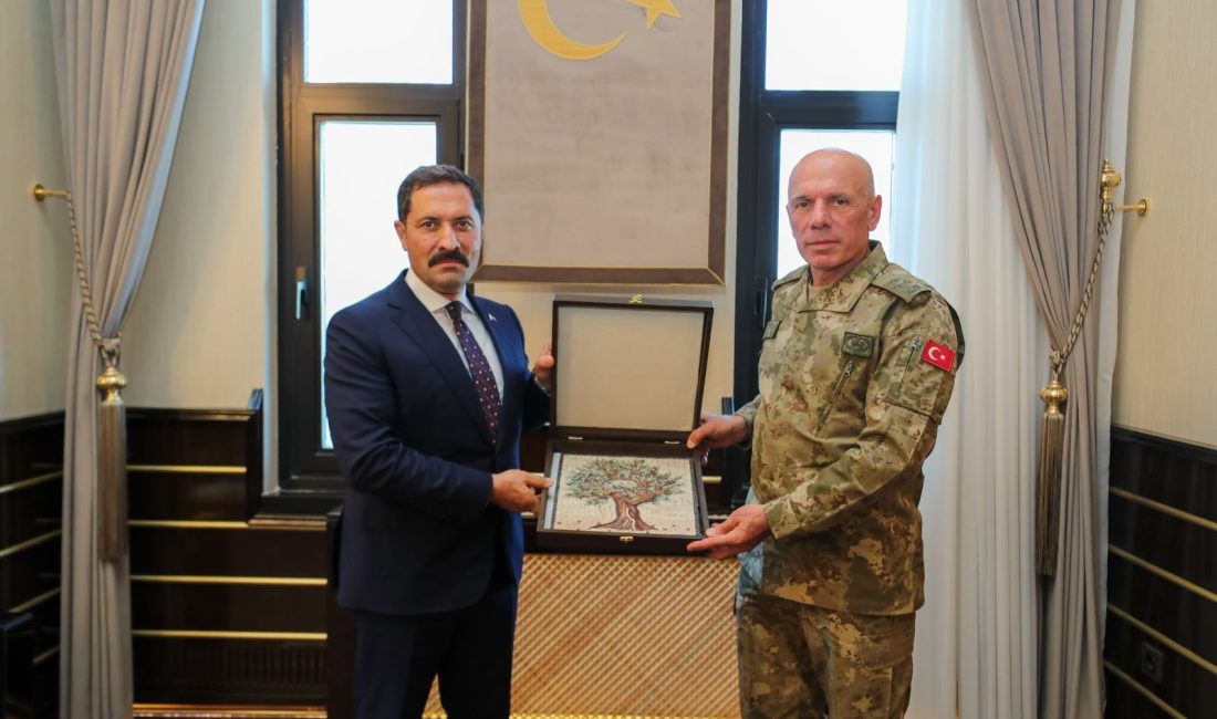 6’ncı Kolordu Komutanı Korgeneral Ahmet Karamahmut, beraberindeki heyetle Hatay’a gelerek