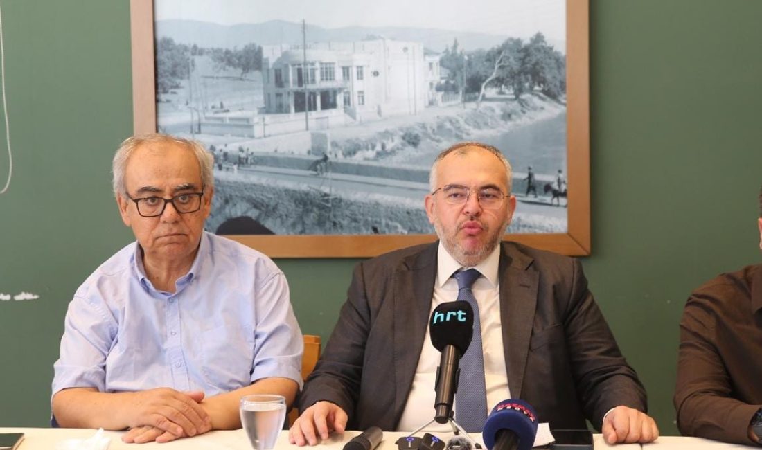 Saadet Partisi Hatay Milletvekili Necmettin Çalışkan, Defne’de düzenlediği basın buluşmasında