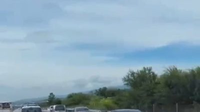 Hatay’ın Dörtyol ilçesinde otoyolda düğün konvoyu oluşturarak trafik güvenliğini tehlikeye