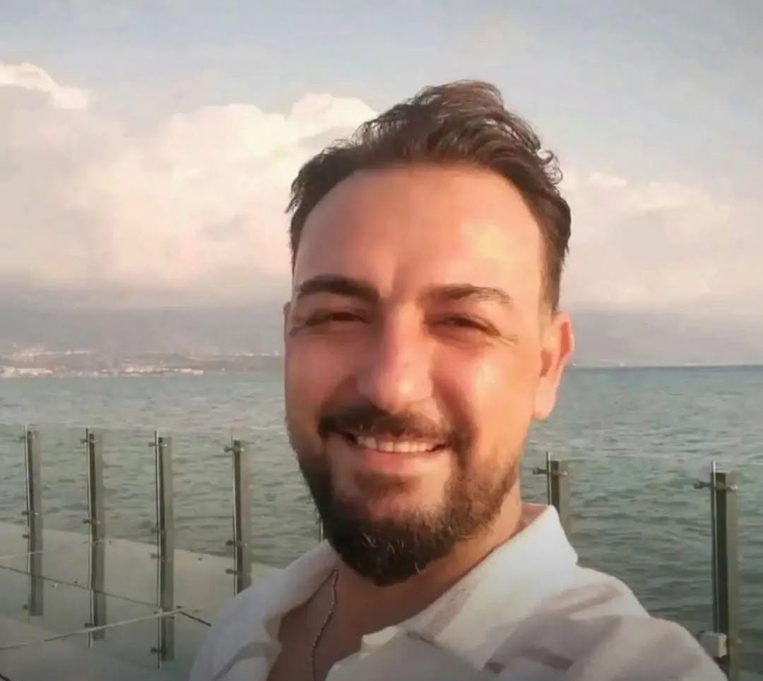 Hatay’ın İskenderun ilçesindeki Cebike TOKİ Konutları’nda bir erkeğin cansız bedeni