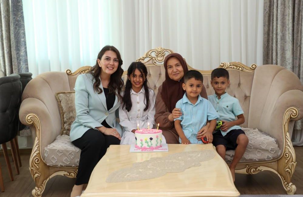 Hatay Valisi Mustafa Masatlı’nın eşi Esra Masatlı, yürütülen “Yüreğimizdeki Işık