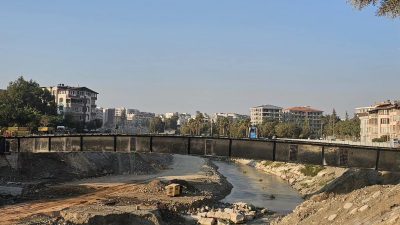 Hatay’ın Defne ilçesinde Sümerler ile Akdeniz mahallelerini Asi Nehri üzerinden