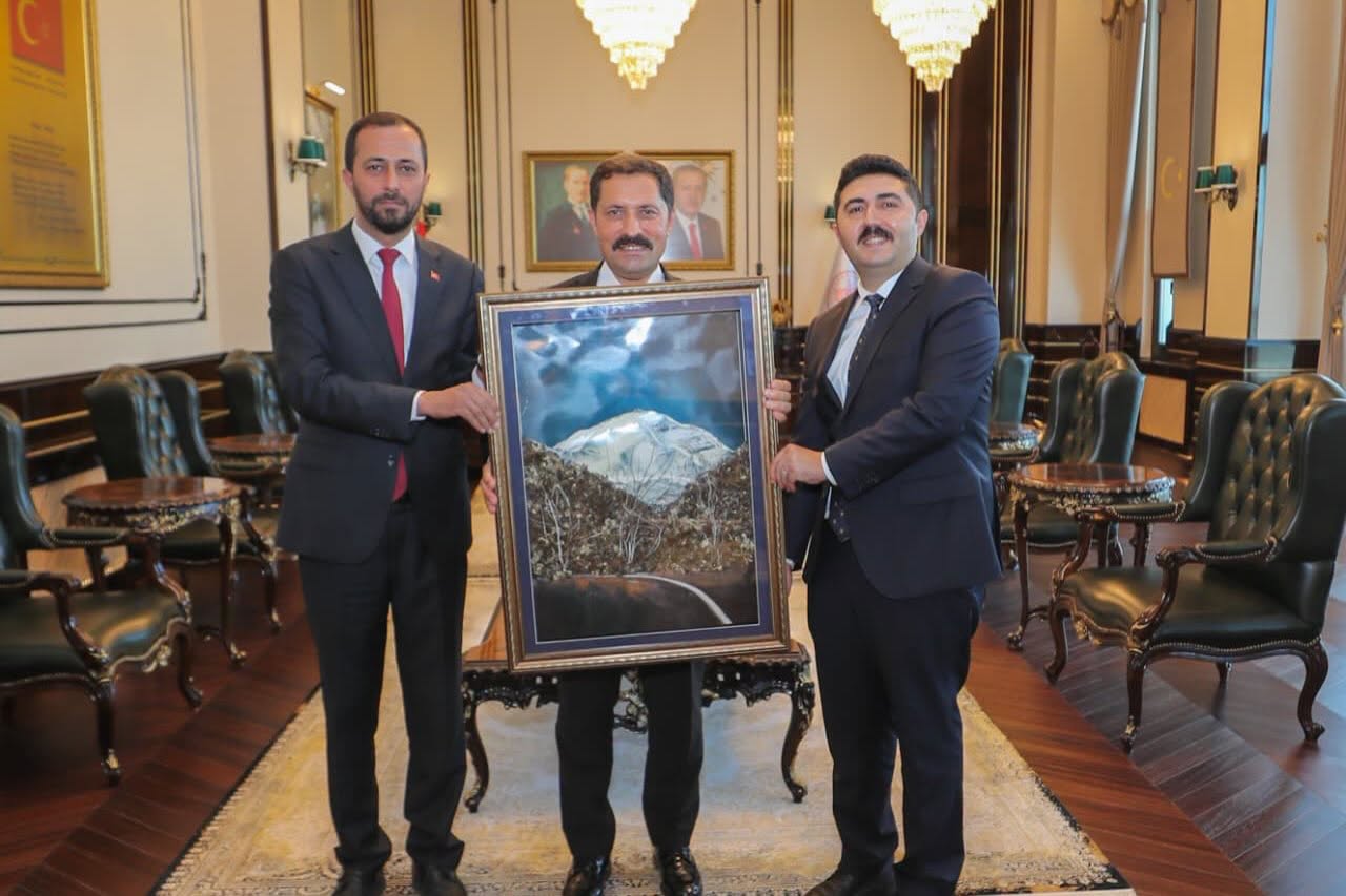 Yayladağı Kaymakamı Halil Yazıcı ve Belediye Başkanı Mehmet Yalçın, Hatay