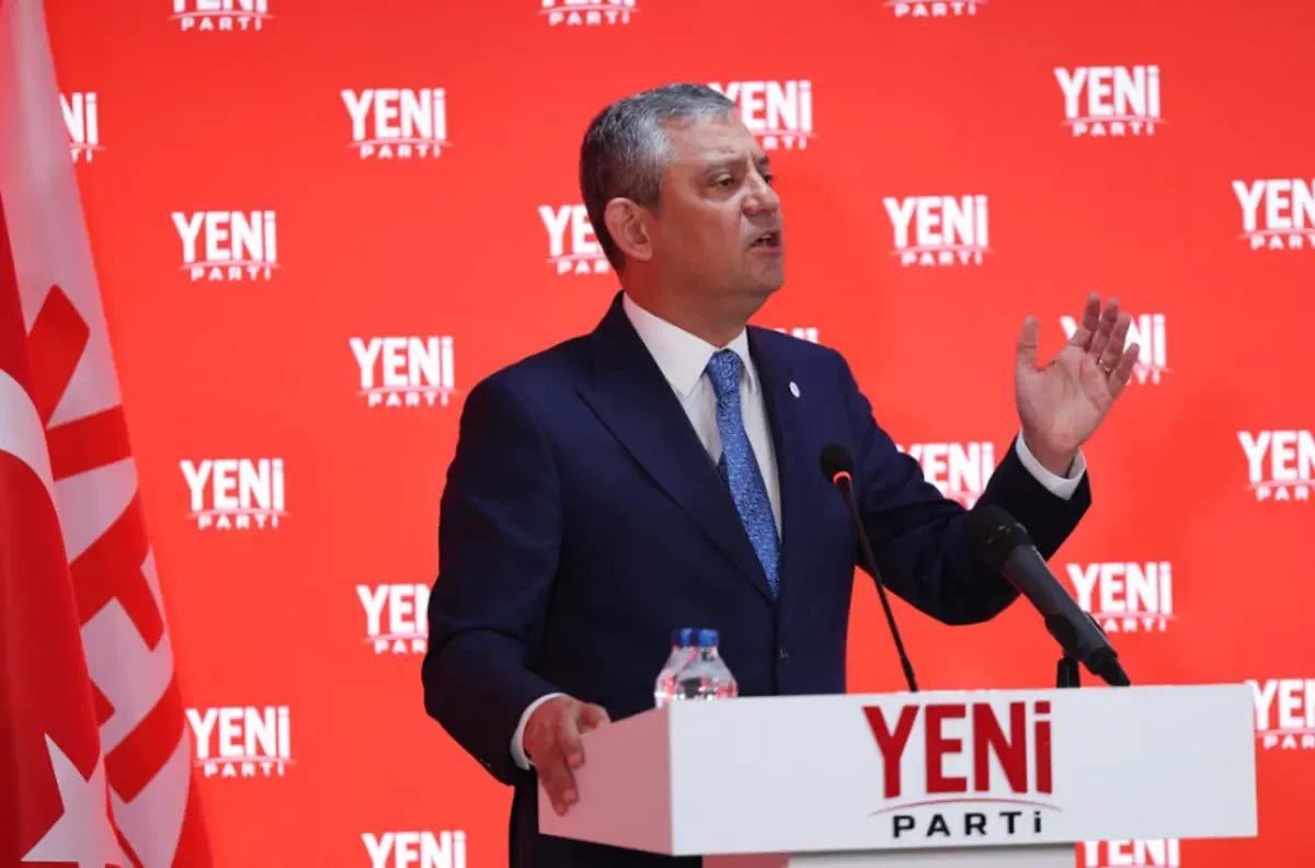YENİ Parti'de isim değişikliği tartışması devam ediyor. Yenilik Partisi'nin itirazı