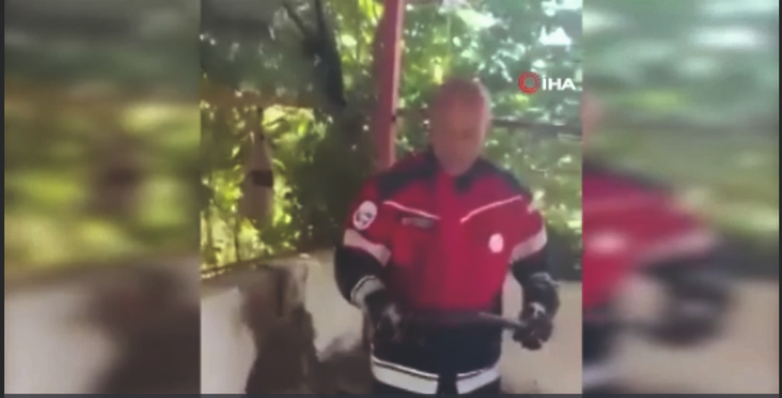 Hatay’ın Samandağ ilçesinde bir evin bahçesine giren yaklaşık 1,5 metre