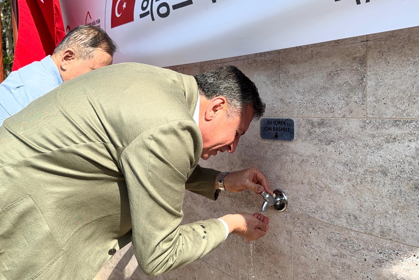 Güney Kore’de faaliyet gösteren bir dernek tarafından İskenderun sahil bandına