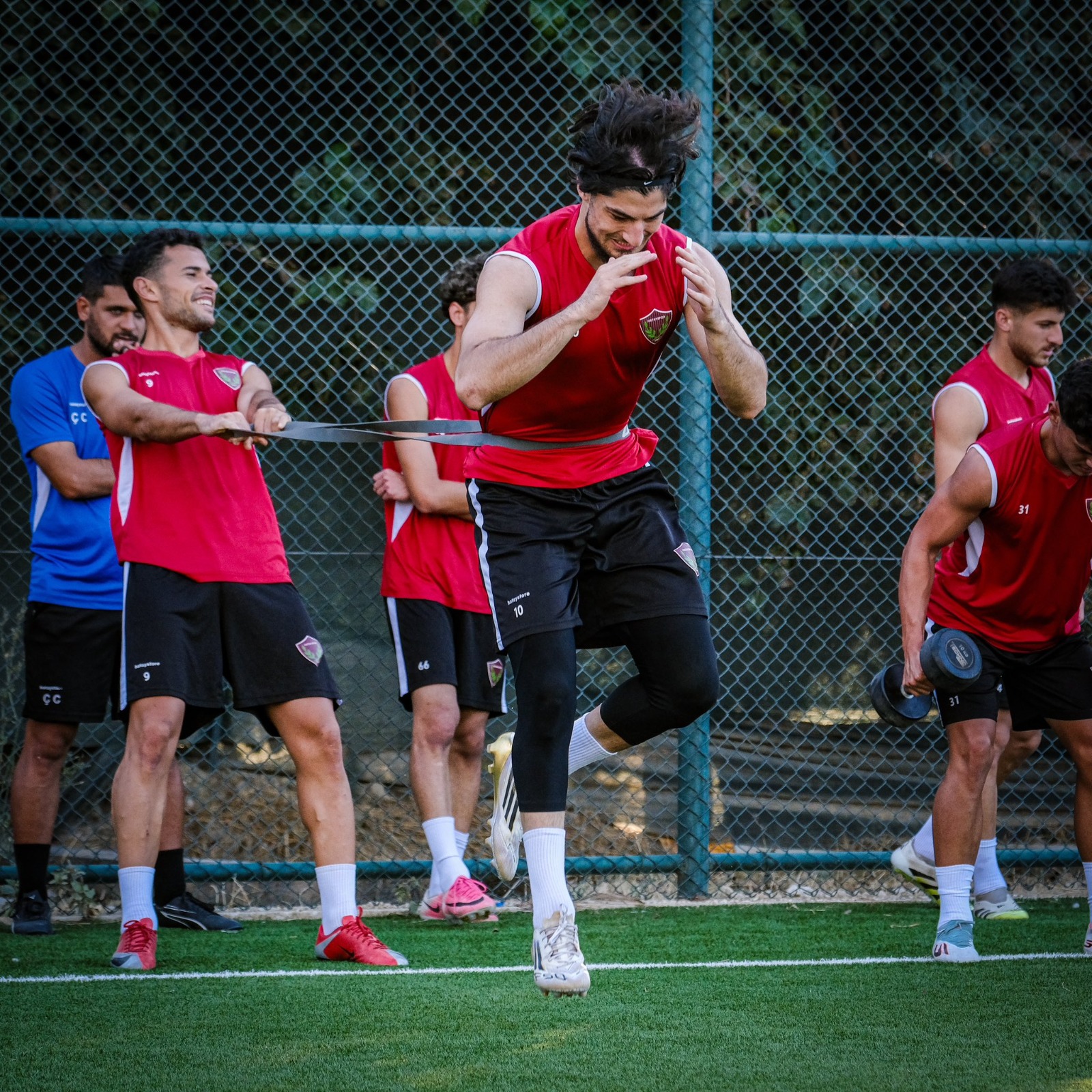 Türkiye 2. Lig’de henüz galibiyetle tanışamayan Kastamonuspor ile Hatayspor, yarın