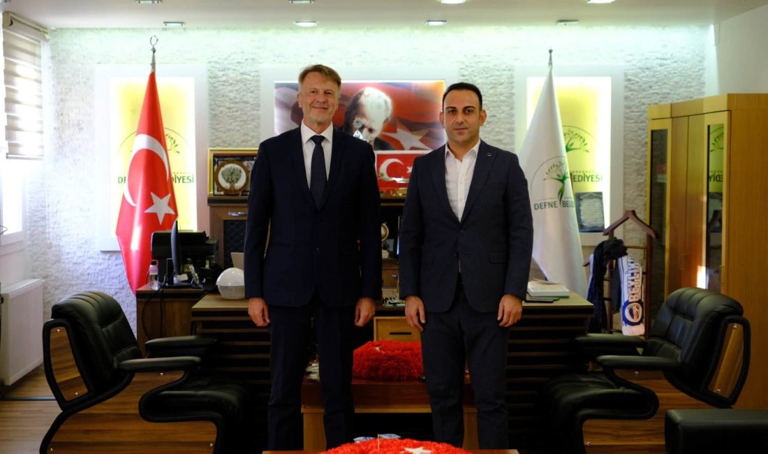 Sanatçı Karsu’nun konseri kapsamında ilimize gelen Avrupa Birliği Delegasyonu büyükelçisi
