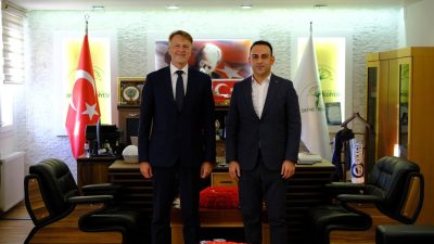 Sanatçı Karsu’nun konseri kapsamında ilimize gelen Avrupa Birliği Delegasyonu büyükelçisi