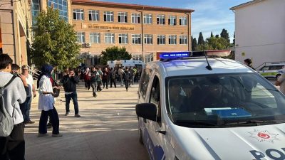 Milli Eğitim Bakanı Yusuf Tekin, Manisa’nın Turgutlu ilçesinde 11 öğrencinin