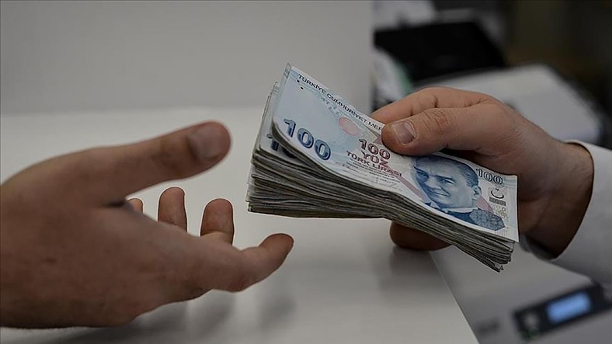Yüksek enflasyon nedeniyle alım gücü baskı altında kalan milyonlarca memur
