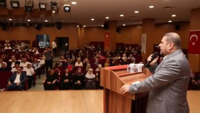 Reyhanlı’da Mevlid-i Nebi Haftası kapsamında düzenlenen programda, Hz. Muhammed’in örnek