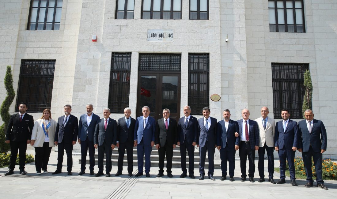 AK Parti Genel Başkan Yardımcısı Hayati Yazıcı, Hatay’da düzenlenen basın