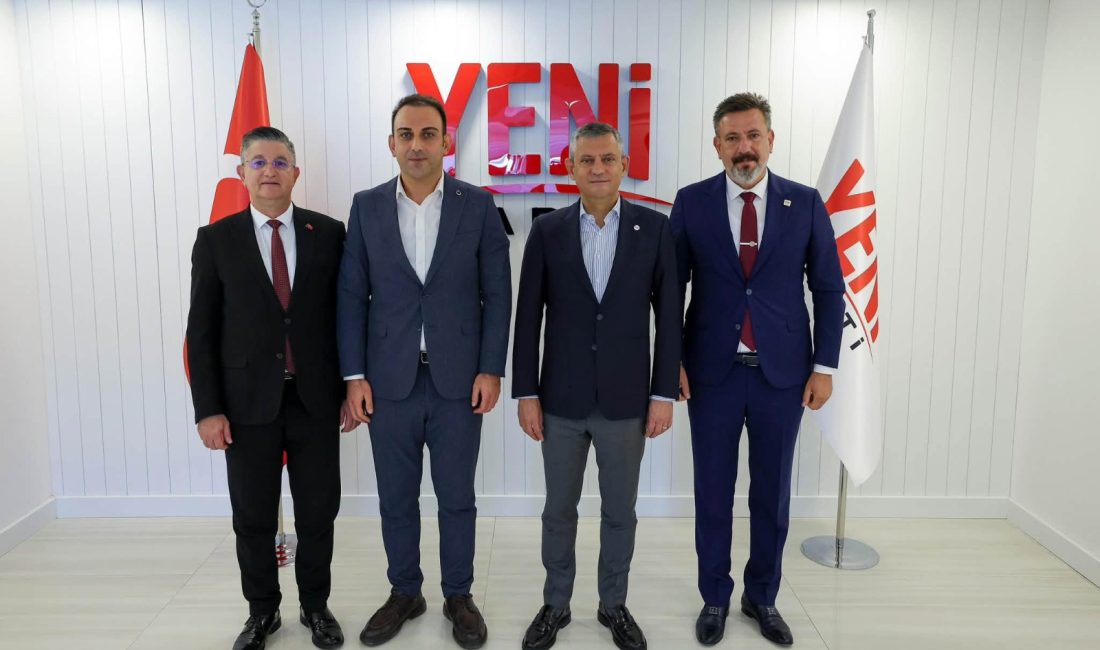 Hatay’daki Yeni Parti’ye mensup 3 belediye başkanı birlikte Ankara’da genel