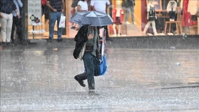 Meteoroloji Genel Müdürlüğü, bugün için birçok kentte kuvvetli sağanak ve