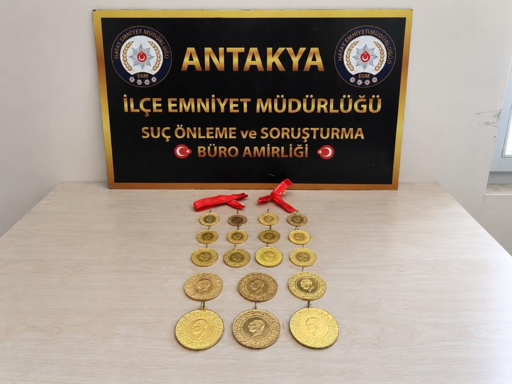 Hatay’ın Antakya ilçesinde, deprem sonrası yeniden yuva kurmak için kayınbabasından