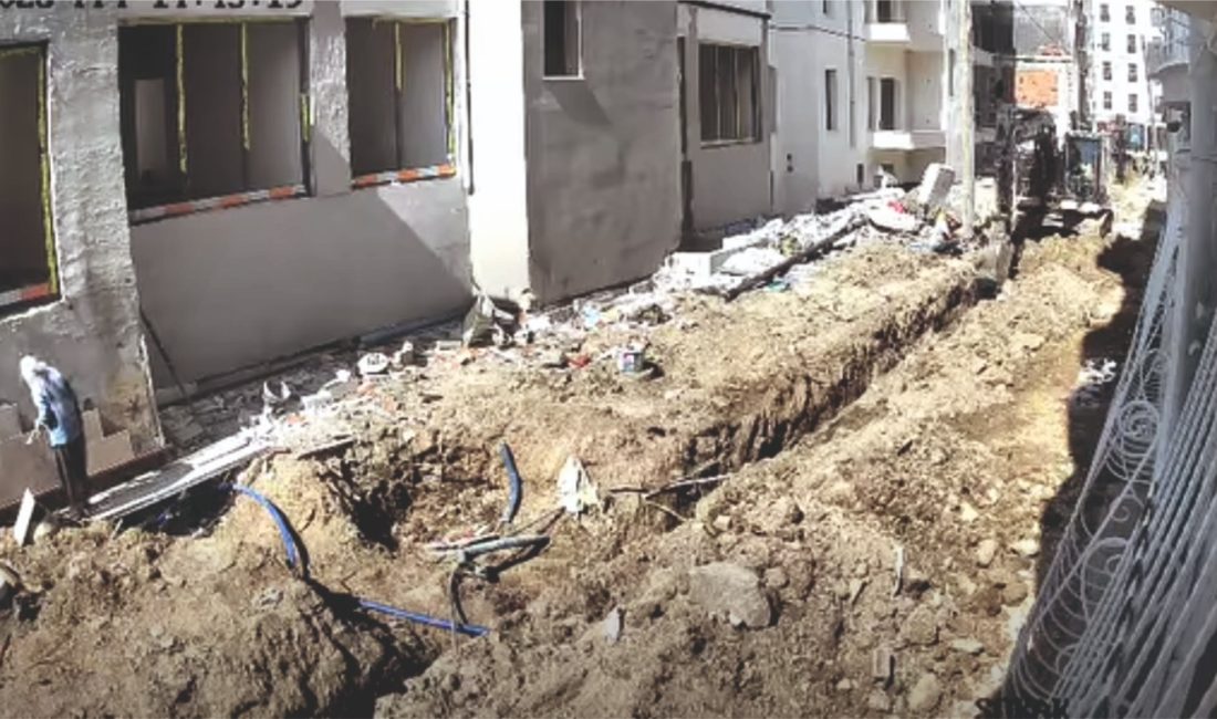 Hatay’ın Defne ilçesi Armutlu Mahallesi’nde sürdürülen altyapı hafriyat çalışmaları sırasında