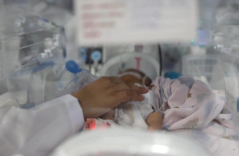 Hatay'da 31 haftalık ve bin 300 gram ağırlığında dünyaya gelen