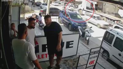 Hatay’ın Antakya ilçesinde hafriyat kamyonunun kör noktasında kalan bisikletli çocuk,