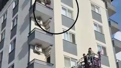 İskenderun’da evinde ilaçlama yaparken gördüğü böcekten korkup 4. kattaki balkon