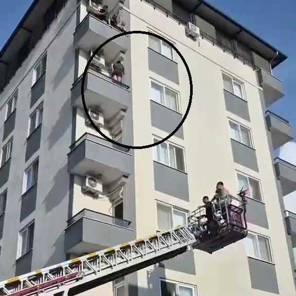 İskenderun’da evinde ilaçlama yaparken gördüğü böcekten korkup 4. kattaki balkon