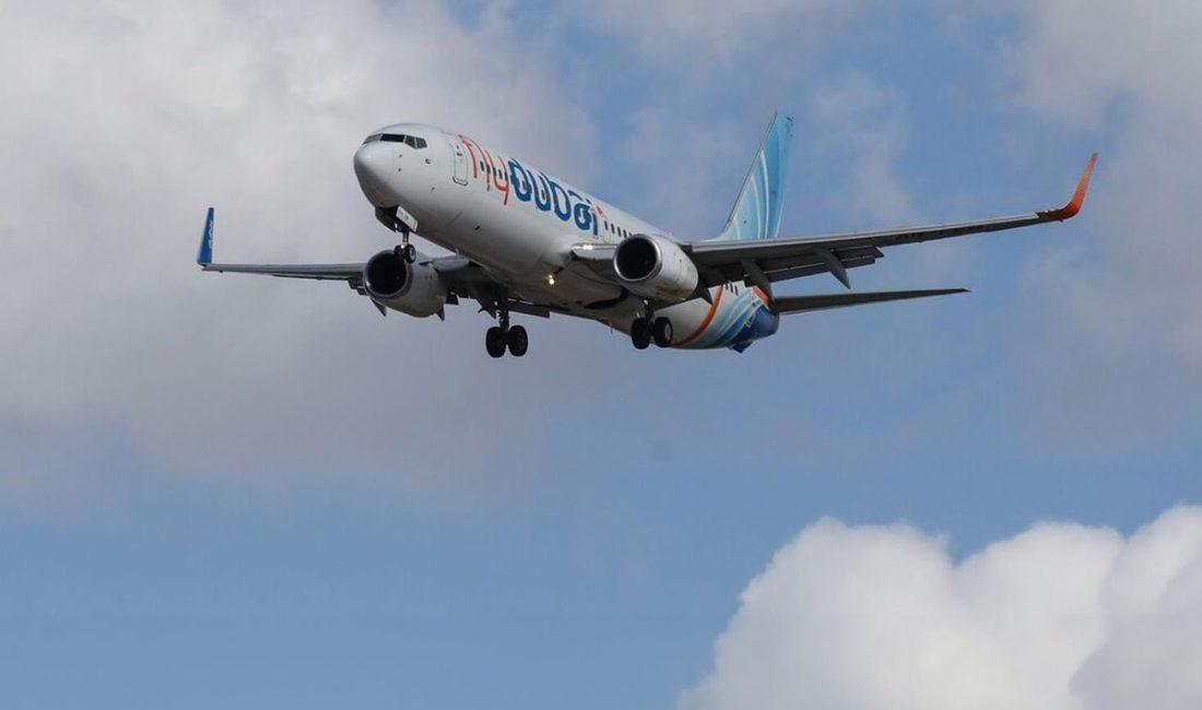 Dubai’den Tel Aviv’e giden Flydubai uçağının uçuş sırasında önce 7700,