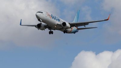 Dubai’den Tel Aviv’e giden Flydubai uçağının uçuş sırasında önce 7700,