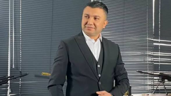 Gazeteci Cem Küçük’ün tutuklu bulunduğu soruşturmada hakkında yakalama kararı çıkarılan