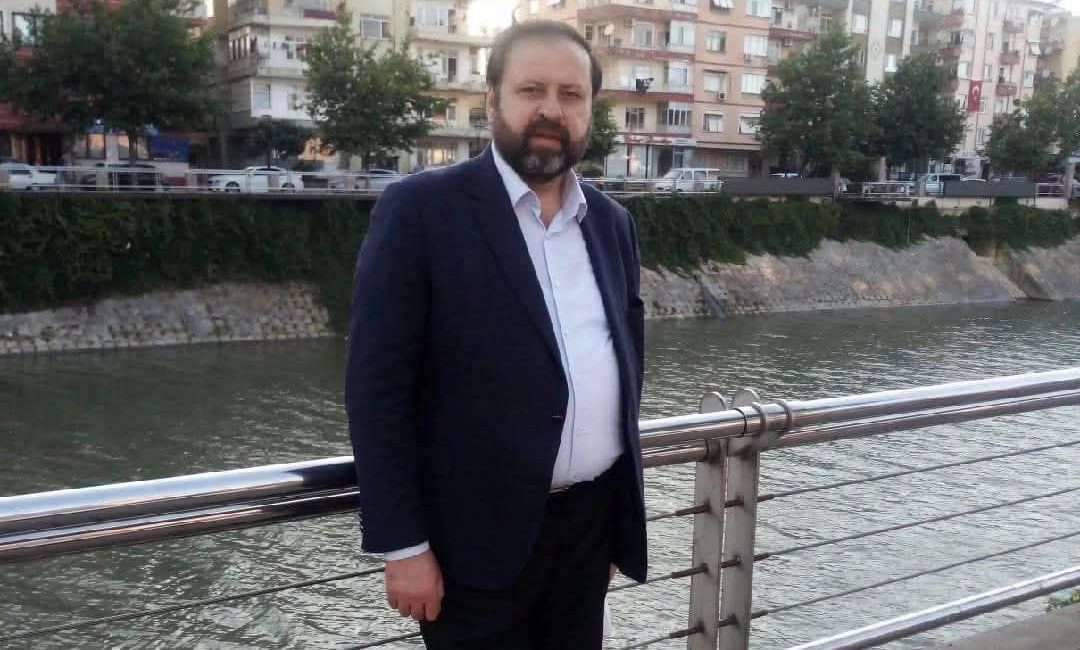 Antakya’da deprem sonrası yeniden inşa sürecinde tamamlanan yolların tekrar kazılması