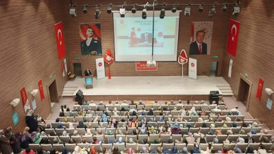 Kırıkhan’da Mevlid-i Nebi Haftası kapsamında düzenlenen konferansta, Hz. Muhammed’in örnek