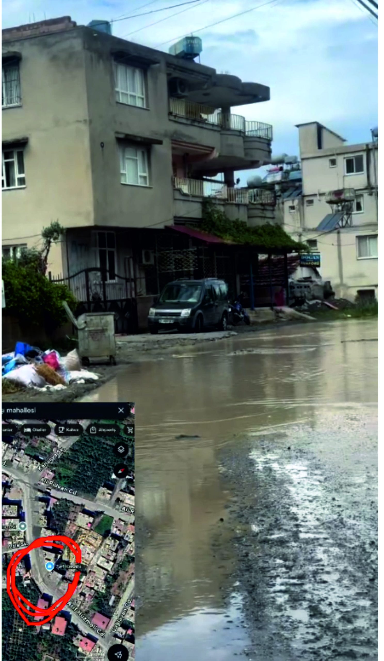 Samandağ’da etkili olan sağanak yağış, bazı mahalle ve caddeleri sular