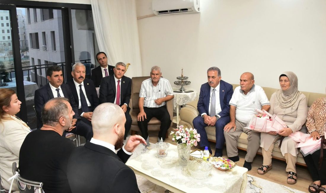İbrahim Naci Yapar, AK Parti heyetleriyle birlikte Emek Mahallesi, 600