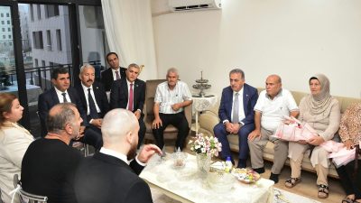 İbrahim Naci Yapar, AK Parti heyetleriyle birlikte Emek Mahallesi, 600