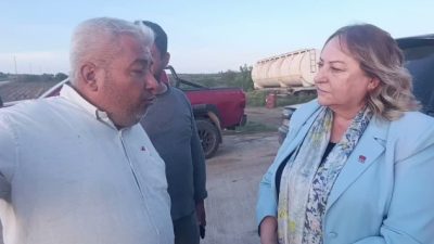 Osmaniye’nin Köyyeri köyünde zeytinyağı fabrikasını ziyaret eden CHP heyetine konuşan