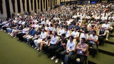 Yurt dışı burslarına ilişkin yeni düzenlemeyle burs tutarları artırılırken, sağlık