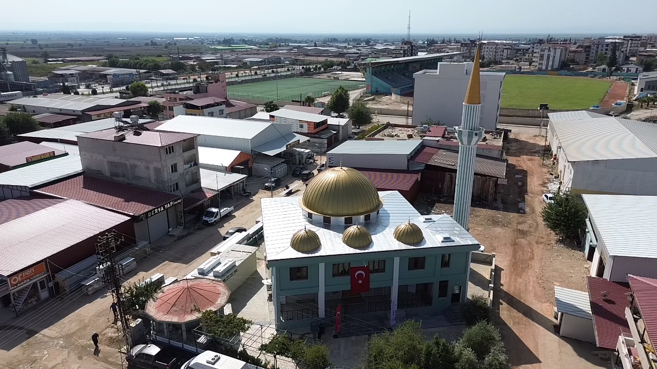 Hatay’ın Kırıkhan ilçesinde, Türkiye Diyanet Vakfı, belediyeler ve hayırseverlerin katkılarıyla