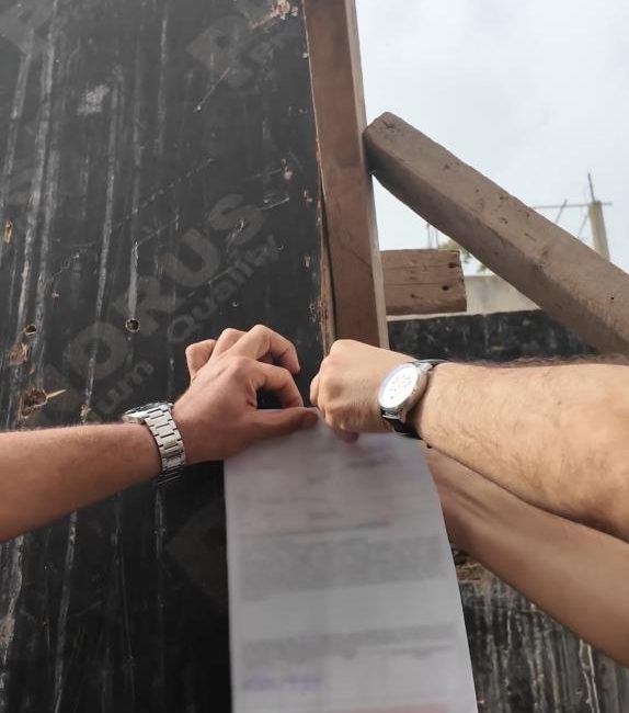 Hatay’ın İskenderun ilçesinde, yapılan uyarılara rağmen gerekli iş güvenliği tedbirlerini