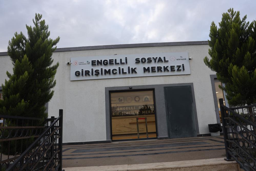 Hatay’ın Reyhanlı ilçesinde 15 yıl önce çalıştığı pamuk fabrikasında sağ