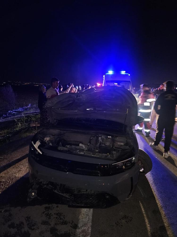 Hatay’ın Reyhanlı ilçesinde otomobilin çarptığı anne ile 4 yaşındaki kızı