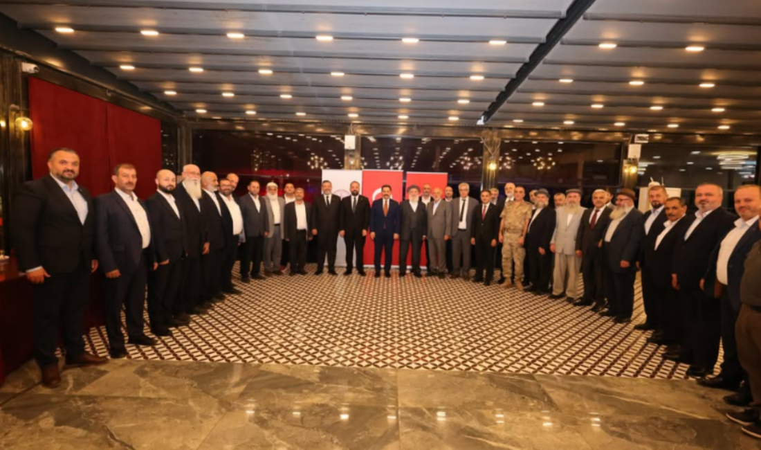 Hatay Valisi Mustafa Masatlı, düzenlenen yemek programında kentteki kanaat önderleriyle