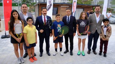 Hatay’ın Defne ilçesine bağlı Aşağıokçular Mahallesi’nde yapımı tamamlanan Defne Tenis