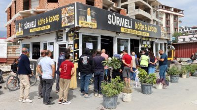 Antakya’da yeni hizmete giren Sürmeli Döner, Köfte ve Kebap, açılışın