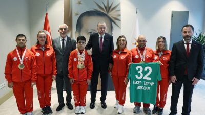 Hatayspor’un bugün oynayacağı Ispartaspor maçı öncesi ev sahibi ekibi temsilen