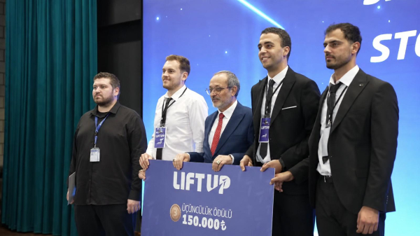 İskenderun Teknik Üniversitesi öğrencileri, Türk Havacılık ve Uzay Sanayi (TUSAŞ)