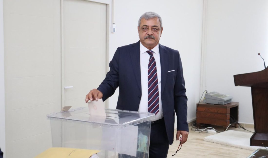 Antakya Ticaret Borsası genel kurulunda mevcut başkan Ali Celal Mursaloğlu