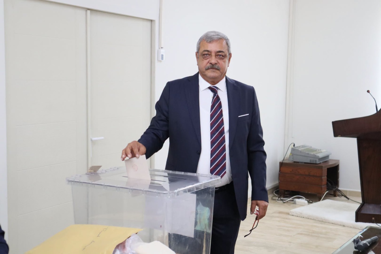 Antakya Ticaret Borsası genel kurulunda mevcut başkan Ali Celal Mursaloğlu
