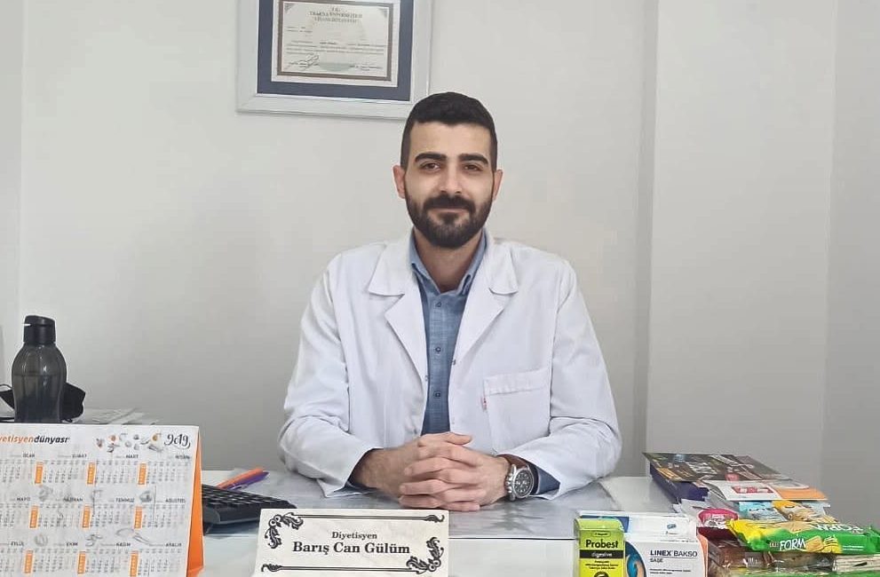 Hatay’ın Defne ilçesine bağlı Aknehir Mahallesi’nin sevilen isimlerinden, diyetisyen Barış