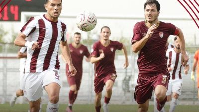Hatayspor, sahasında konuk ettiği renktaşı Elazığspor karşısında ikinci yarıda yediği