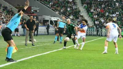Hafta sonunda İskenderunspor’u konuk eden 2.nci ligin lideri Sakaryaspor’da taraftar,
